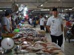 wabup-agus-tantomo-sidak-pasar.jpg