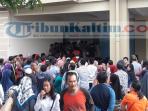 warga-serbu-disdukcapil-balikpapan_20160829_092909.jpg