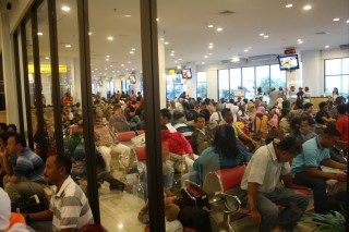 Penumpang di Bandara Sepinggan Belum Dapat Jadwal Keberangkatan - Penumpang_pesawat1.jpg