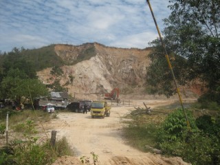 Proyek Galian C di Pasir Putih Tarakan Dihentikan