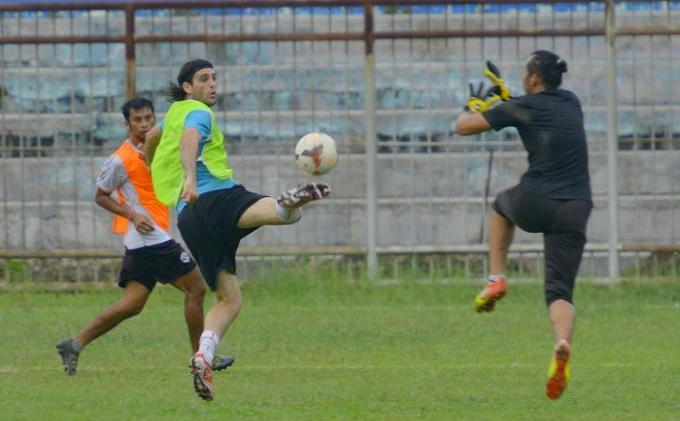 Aksi Memukau Empat Pemain Asing Seleksi Persiba - _Seleksi_Pemain_Persiba_01_FACHMI_RACHMAN.jpg