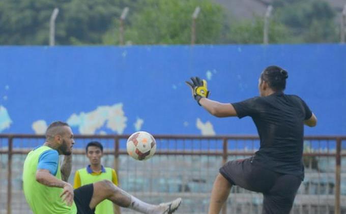 Aksi Memukau Empat Pemain Asing Seleksi Persiba - _Seleksi_Pemain_Persiba_02_FACHMI_RACHMAN.jpg