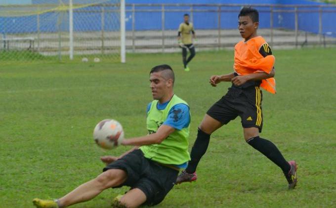Aksi Memukau Empat Pemain Asing Seleksi Persiba - _Seleksi_Pemain_Persiba_05_FACHMI_RACHMAN.jpg