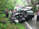 Mobil Hancur Hantam Bus, Rahmedy Selamat dari Maut