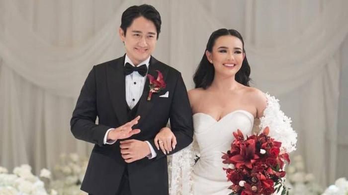 Amanda Manopo baru-baru ini ungkap kebiasaan yang dilakukan usai jadi istri Kenny Austin