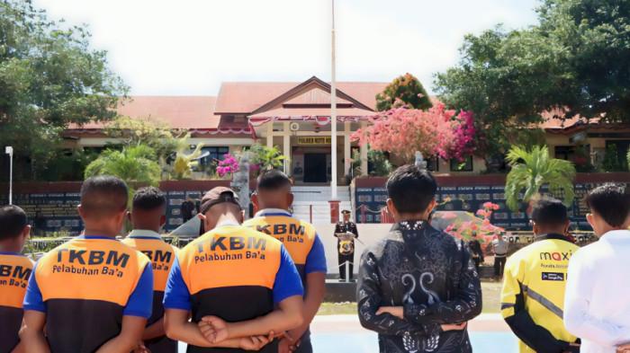 Polres Rote Ndao Kibarkan Semangat Sumpah Pemuda Lewat Apel Kebangsaan Bersama Ojol dan Buruh