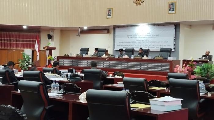 DPRD TTS Gelar Paripurna Bahas Ranperda Tentang Perubahan APBD Tahun 2025-2029