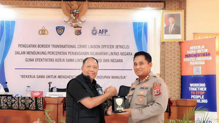 Divhubinter Polri dan AFP Perkuat Kerja Sama Cegah Penyelundupan Manusia di Kabupaten Rote Ndao
