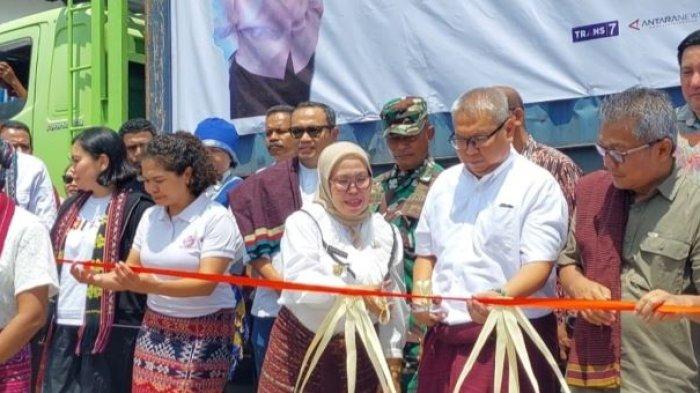 Anyaman Lontar Karya Perempuan Flores Timur NTT Diekspor ke 50 Negara
