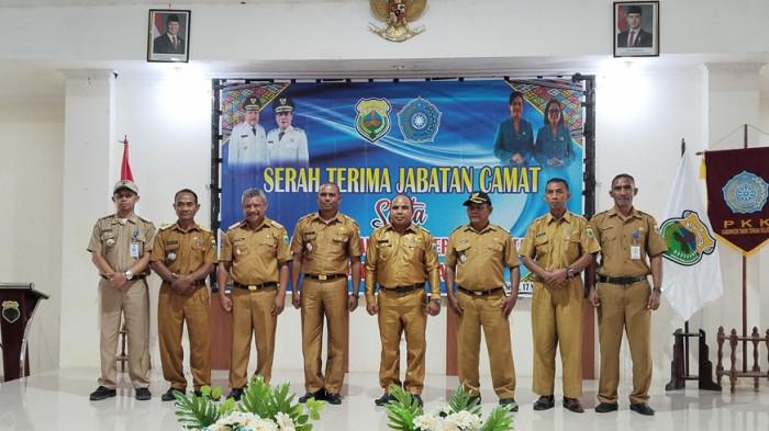 Foto bersama usai sertijab delapan camat yang dipimpin Wabup TTS Army Konay