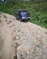 Ibu Hamil di Ende NTT, Kerap Melahirkan di Jalan, Warga Sebut Belum Merdeka dari Pembangunan