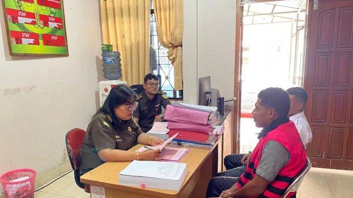 Kejari Tmor Tengah Selatan Lakukan Tahap Dua terhadap Dua Tersangka Tipikor Dana Desa Tubuhue