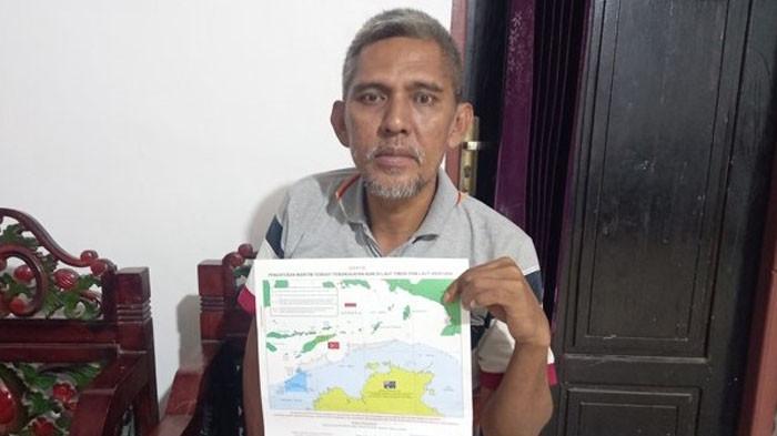 PETA MOU BOX - Kepala Desa Papela, Sugiarto FAS Azhari memperlihatkan peta MoU Box.