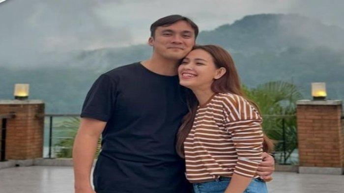 Kenang - Lady Nayoan kenang kebaikan ayah mertua saat masih hidup, ayah Rendy Kjaernett langsung pasang badan bela dirinya saat tahu anaknya selingkuh.