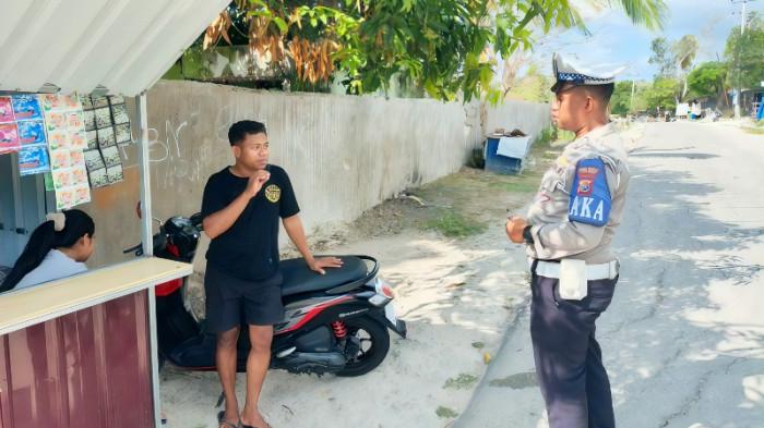 Tekan Pelanggaran dan Kecelakaan, Satlantas Polres Rote Ndao Lakukan Sosialisasi UU Lalu Lintas