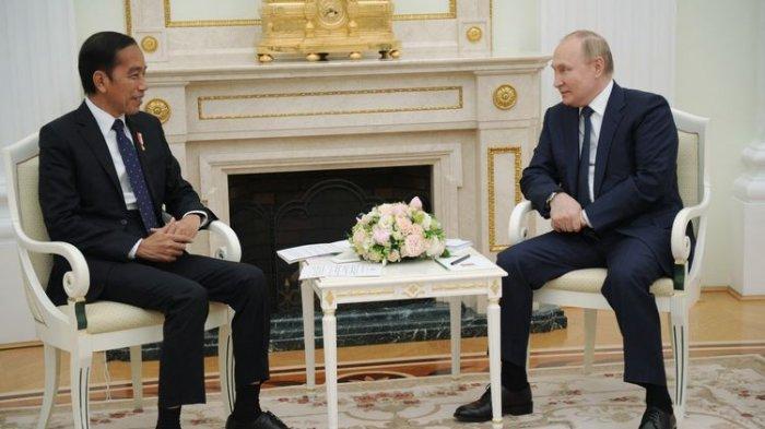 Putin Menjamu Jokowi Tanpa Meja Panjang 6 Meter Jadi Sorotan