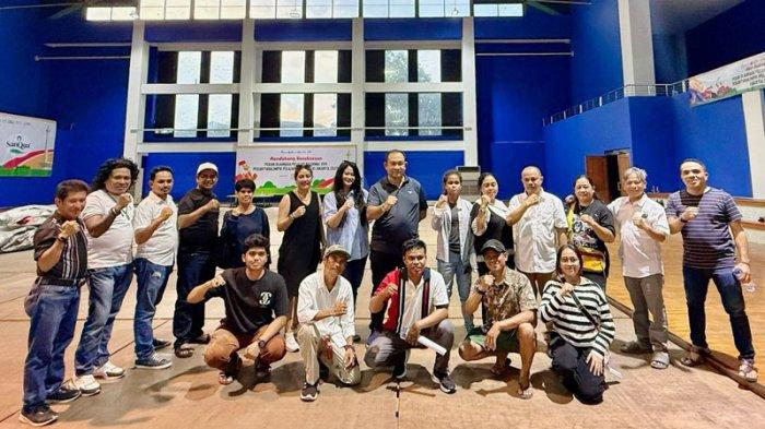 PANITIA NATAL - Panitia Natal Persatuan Rote Bersatu pose di Gedung Judo  Kelapa Gading, Jakarta utara.