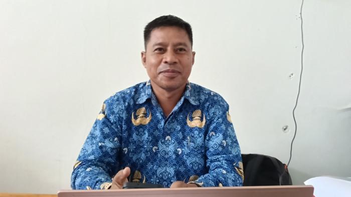 PENANGGUNG JAWAB - Penanggung Jawab Program HIV Dinas Kesehatan Sumba Timur, Lukas Lu Walangara saat diwawancara POS-KUPANG.COM, Senin (1/12/2025). Dia menyebut, jika tidak ada stigma dan diskriminasi bagi penderita HIV, maka penanganan untuk pemulihan pasti lebih mudah