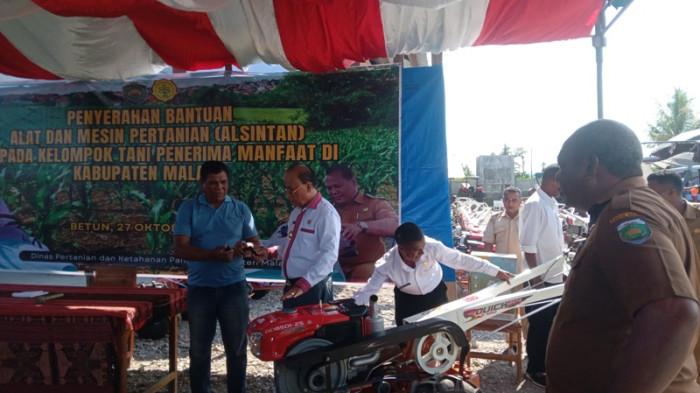 Penyerahan Bantuan Alsintan, Pemerintah Malaka Dorong Produktivitas Pertanian Lokal