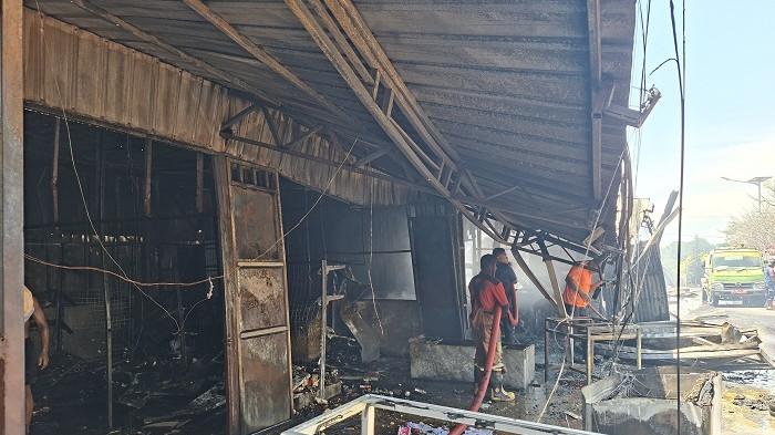 BREAKING NEWS : Kebakaran Hebat Lahap Sejumlah Rumah di Kelurahan Lasiana Kota Kupang