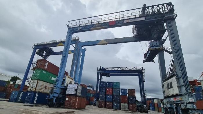 RTG Terminal Petikemas Kupang Pelabuhan Tenau
