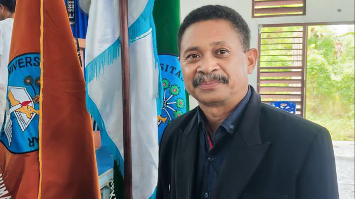 Rektor UNSTAR Rote Ndao, Daniel Babu, SH.,MH.