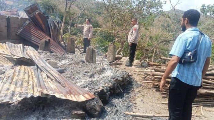 BREAKING NEWS: Satu Unit Rumah Semi Permanen di Lenandareta Sikka Ludes Terbakar