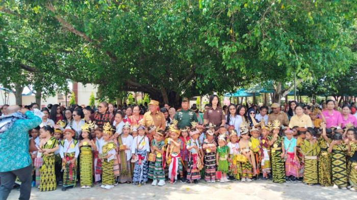 264  Anak Usia Dini Ikut Parade Busana DaerahTingkat Kabupaten TTS Tahun 2025