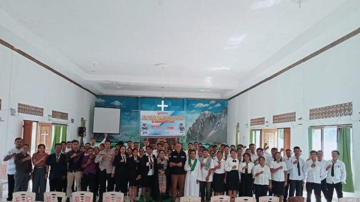 Pilkada Sumba Barat, Bawaslu Lantik 240 Pengawas TPS