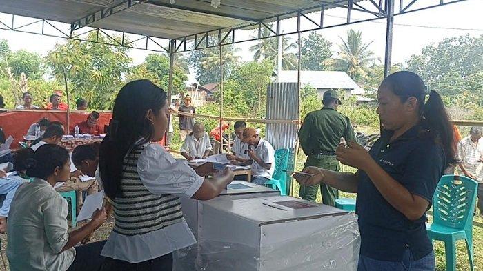 Warga Manggarai Timur Antusias Gunakan Hak Suara di Pilkada Serentak