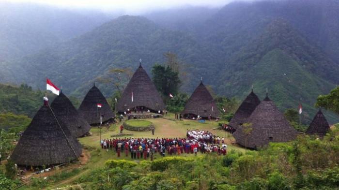 Upacara peringatan HUT ke-72 Kemerdekaan Indonesia di perkampungan adat tradisional Wae Rebo  0