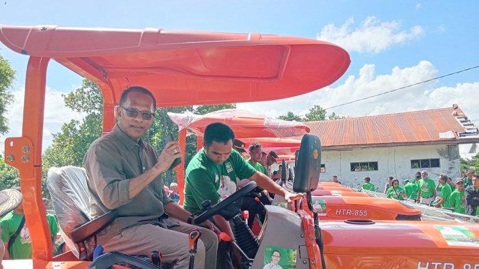 Cetak Sejarah, Anggota DPR RI Usman Husin Bawa Bantuan Ratusan Alsintan untuk Petani di Rote Ndao
