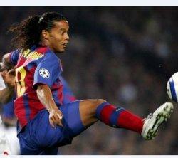 Legenda Brasil Ronaldinho Bela RANS Nusantara FC Lawan Arema Malang dan Persik Kediri