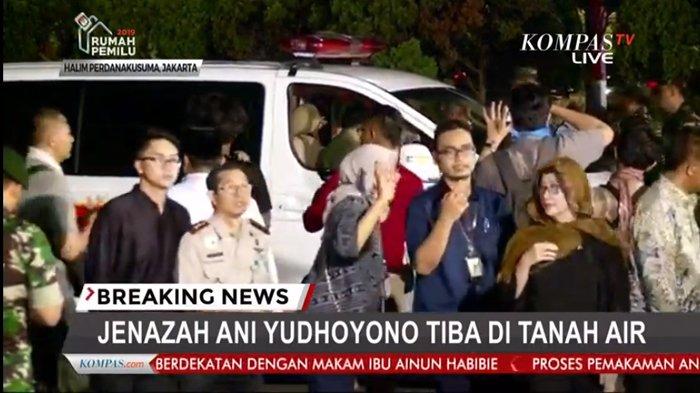 BREAKING NEWS - Jenazah Ibu Ani Yudhoyono Tiba di Lanud Halim Langsung Dibawa ke Cikeas