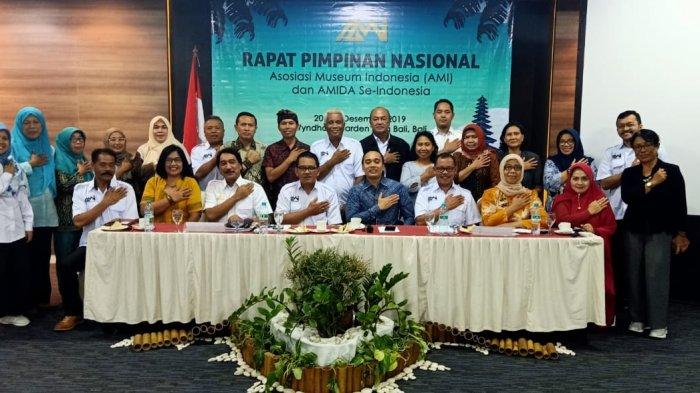 Lihat YUK Kegiatan Rapimnas AMI dan Amida se Indonesia dan Pameran Wayang di Bali