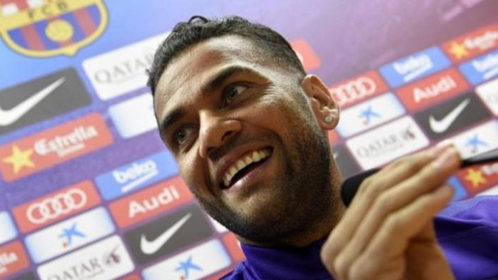 Bek Dani Alves: Saya Menghormati Cristiano Ronaldo