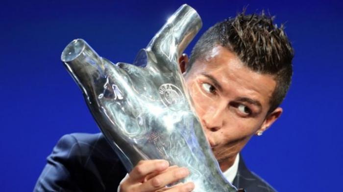 Mega Bintang Real Madrid Cristiano Ronaldo Jadi Pemain Terbaik Eropa 2015-2016