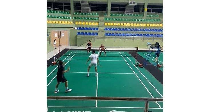 Luangkan Waktu Vakum, Bek Bali United Bermain Badminton Bareng Peraih Medali Perak SEA Games 2018