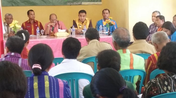 Pemkab Sumbar Segera Relokasi Pedagang Ke Pasar Weekarou