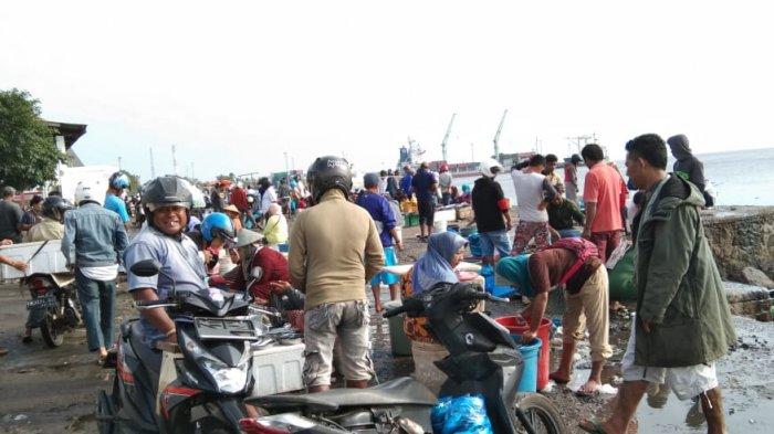 Pengecer  Ikan Berjubel Lagi di  TPI  Maumere
