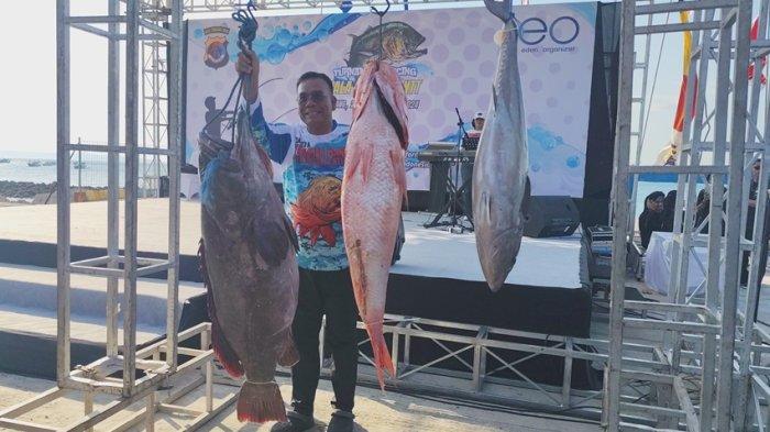 Lipsus - Cerita Pemancing Tangkap Kerapu Sirip Merah 38 Kg