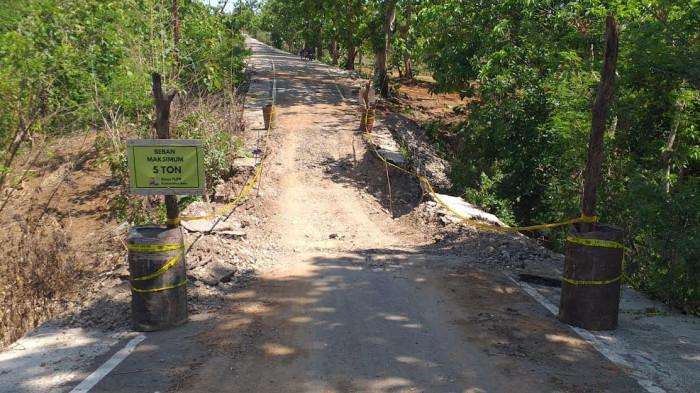 Pasca Deuker Ambruk, Jalan Fatubenao-Debubot di Belu Hanya Bisa Dilalui Kendaraan Maksimal 5 Ton