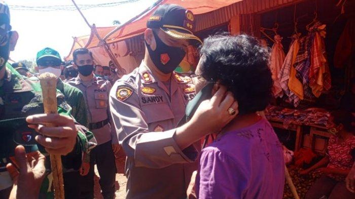 Kampanyekan Adaptasi Kebiasaan Baru, Polres TTS Bagikan 900 Masker