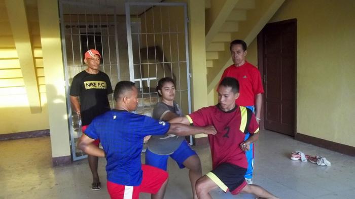 Atlet Karate Bertanding di Piala KSAD