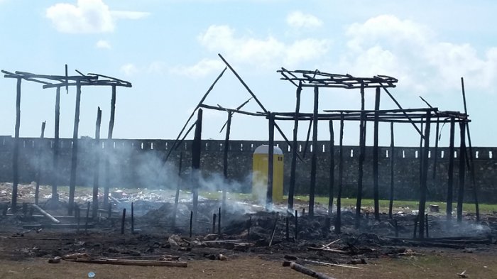 10 Stand Pameran di Sumba Barat Terbakar Tinggalkan Puing Menghitam