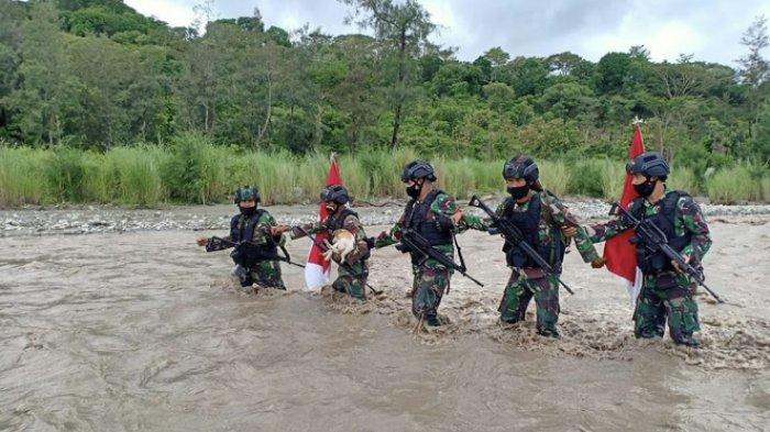 Kisah Prajurit TNI Menerobos Banjir Saat Patroli Patok Batas Indonesia-Timor Leste