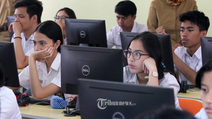 Soal Ujian Sekolah dan Kunci Jawaban Bahasa Inggris Kelas 11 Halaman 83 dan 84, Activity 8