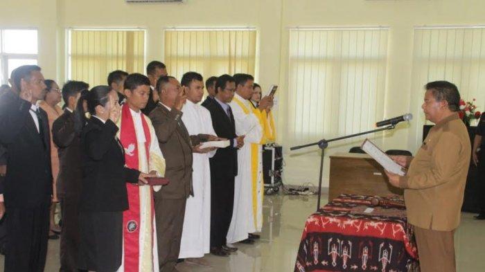 Bupati Sumba Timur Lantik Lima Belas Kepala Puskesmas, Ini Harapannya!