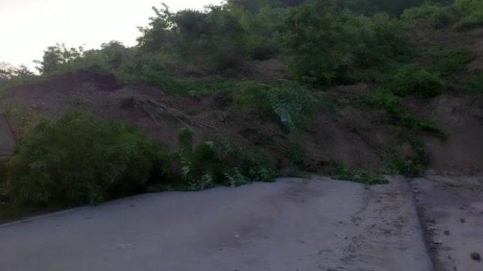 Longsor Tutup Jalan Trans Nasional Timor di Takari Kabupaten Kupang, Transportasi Lumpuh Total
