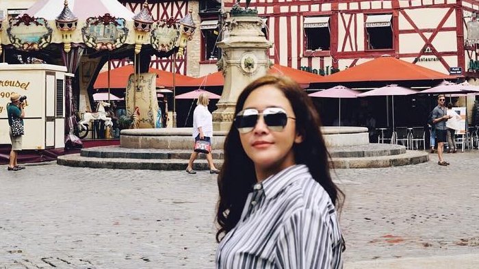 Maia Estianty Jalan-jalan ke Prancis, Netizen Beri Ucapan Happy Wedding,